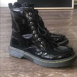 Black Leather Boots w/ Zip Sides